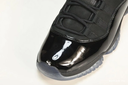 AND JORDAN CAP GOWN - RETRO 11 1017